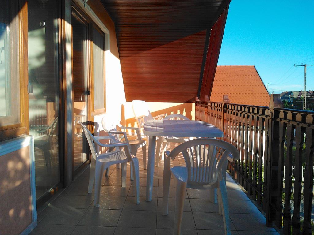 Valentin Vendégház Balatonlelle Habitación foto